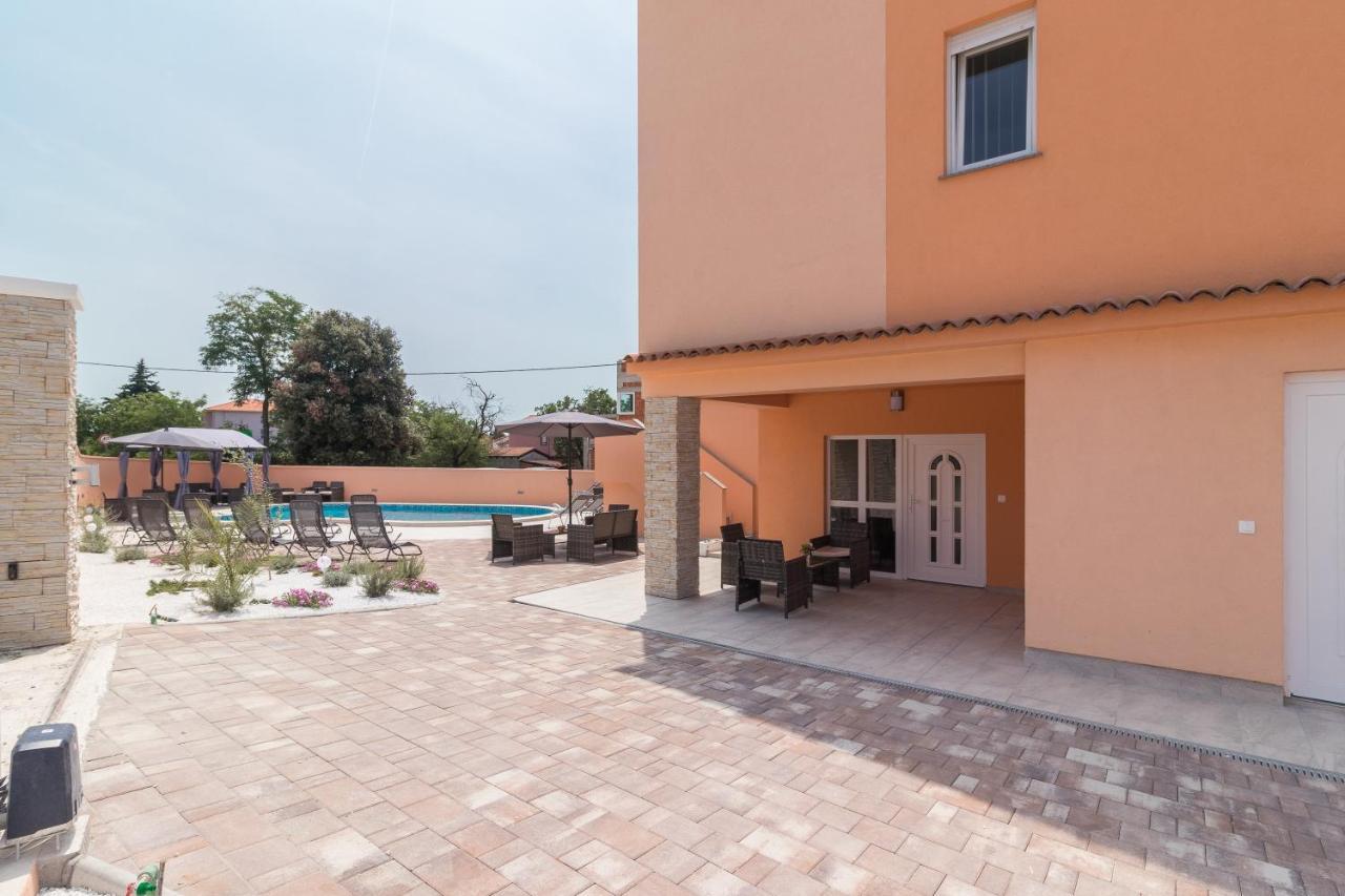 Villa Car Pula Exterior foto